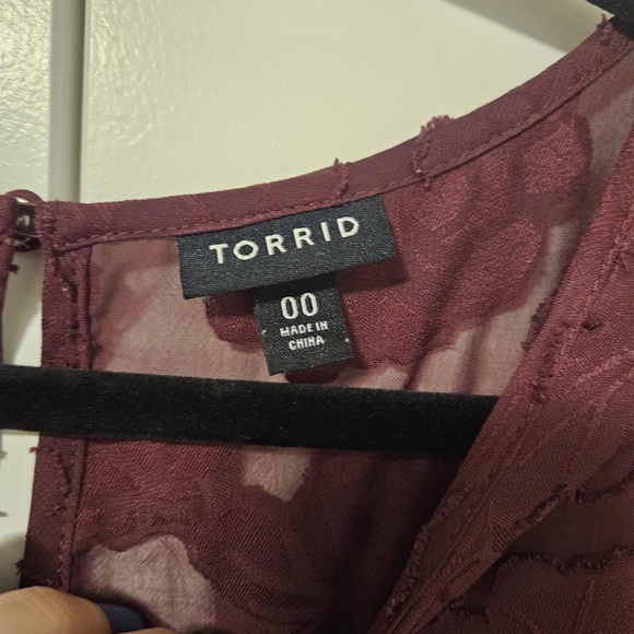 Burgundy Blouse Torrid 00 - Picture 4 of 4